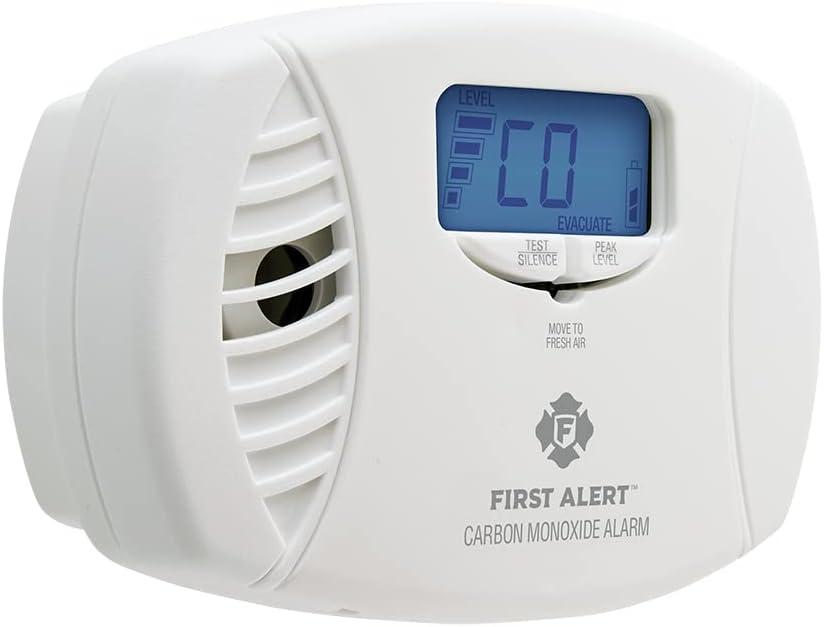 imageFirst Alert CO615 DualPower PlugIn Carbon Monoxide Detector with Battery Backup and Digital Display White1 pack